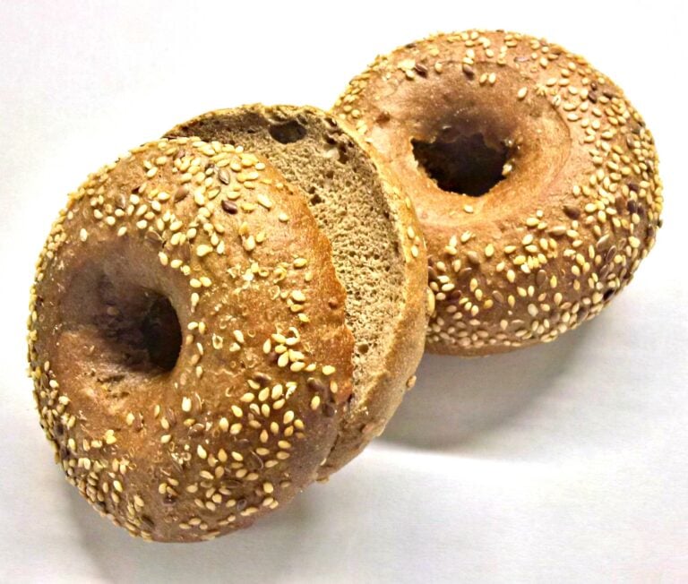 Bagel Maalais halkaistu